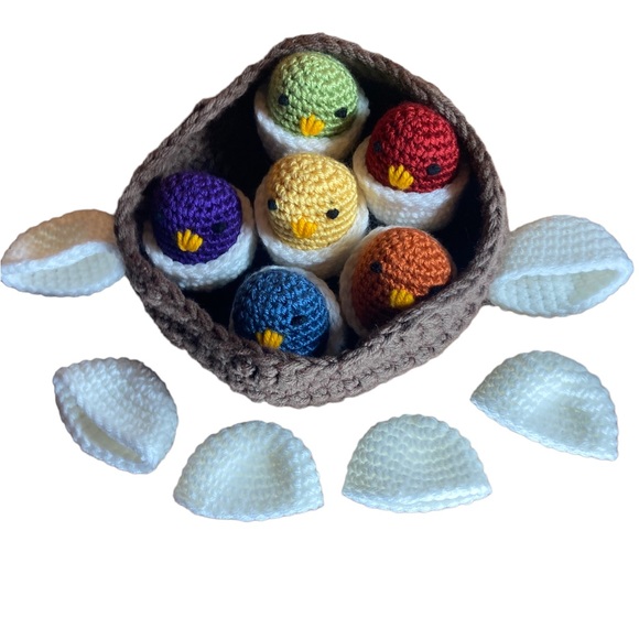 Chicks and eggs in nest crochet - Picture 1 of 10